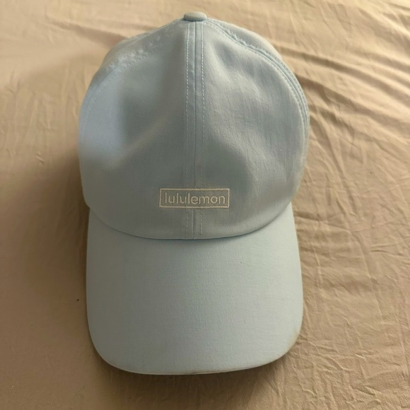 Light blue lululemon hat - Picture 1 of 4